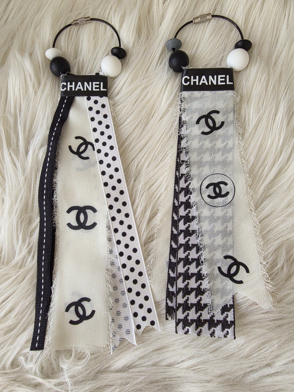 Black & White Ribbon Keychain - 2 Pieces